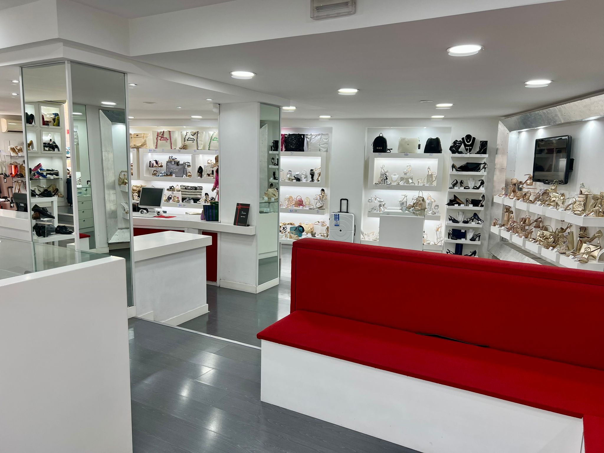 b335fb96-db6f-4d45-b477-62c3d74cf7e6