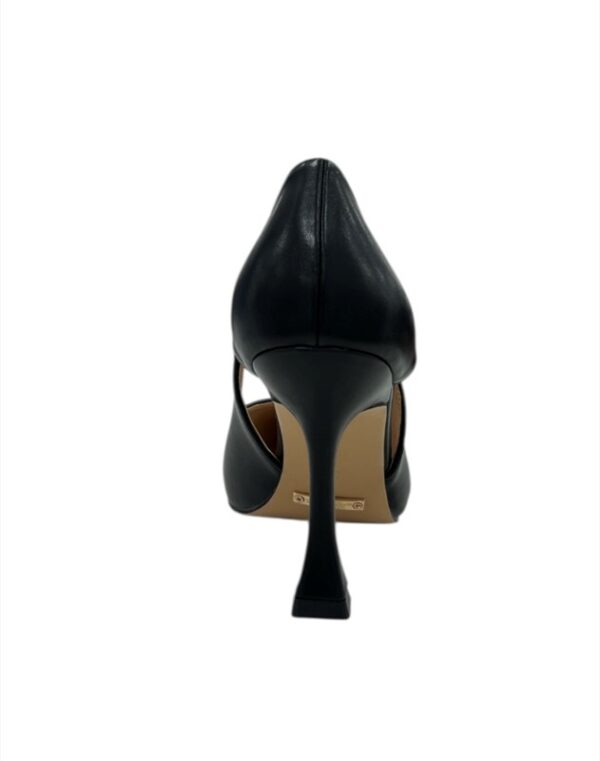 D8944DB2E21EE202D2B4DCAF412F6BDE_ DecollÈttÈ kiss kriss