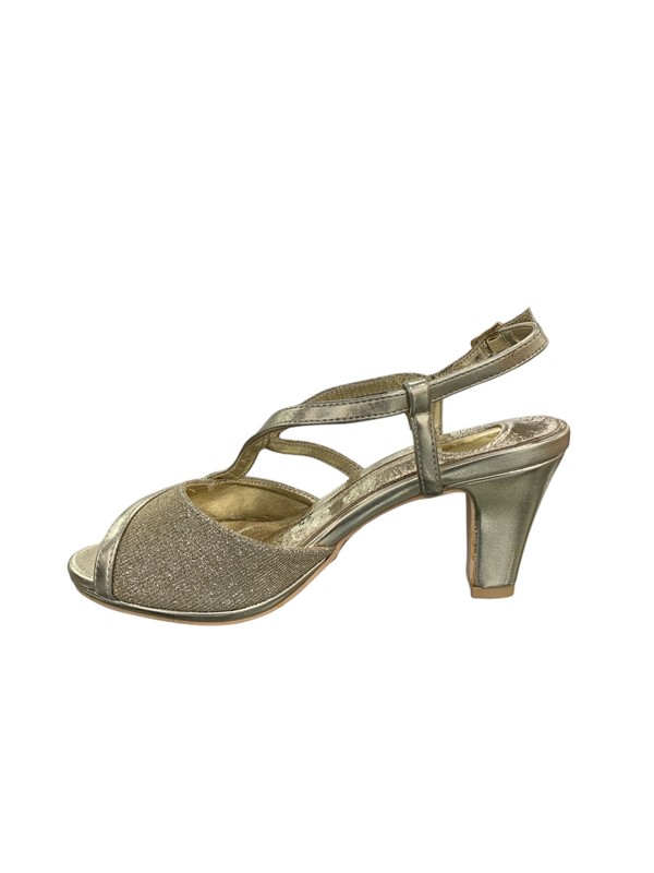 D6F18FF03B6DB57D872B009F5F7E35BE_ Sandali kiss kriss