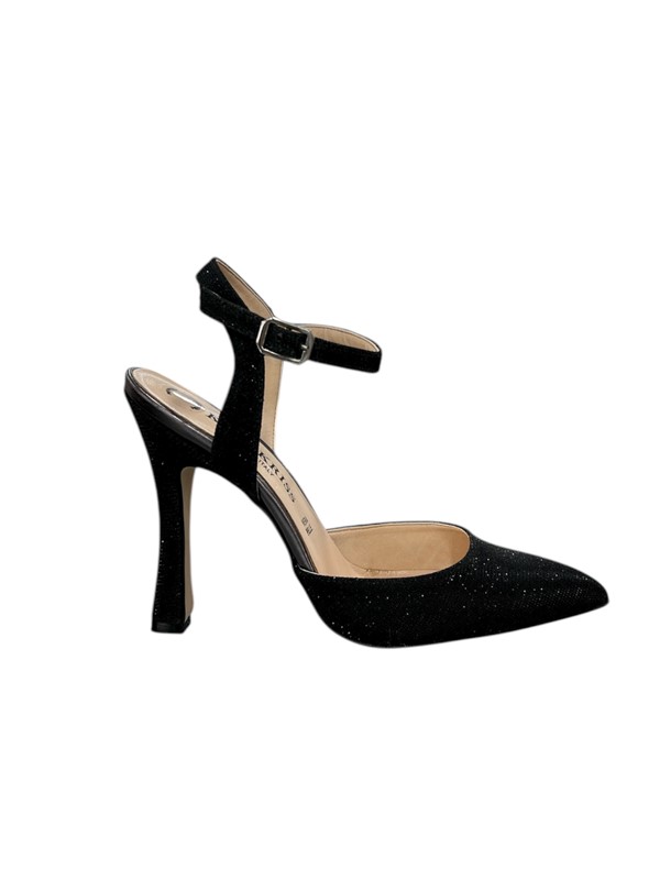 Slingblack kiss kriss