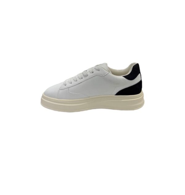 Sneakers refrigue
