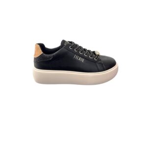 CDCDFE1023C931CD79022E30DA6C4F54_ Sneakers 1 classe
